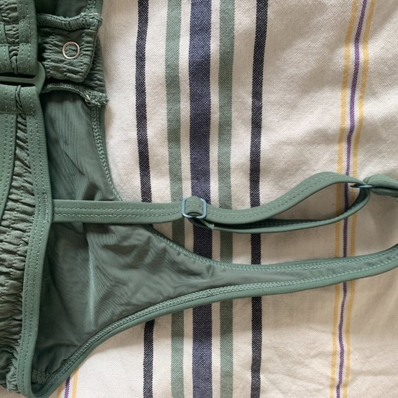 Kendall & Kylie Henley Bikini Top - Picture 4 of 6